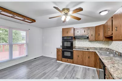 1815 Lakemont Lane, Hazelwood, MO 63138 - Photo 9