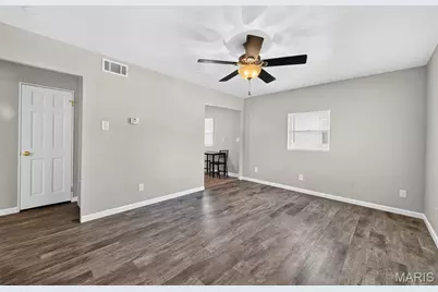 3204 Jasper Park, Saint Louis, MO 63139 - Photo 3