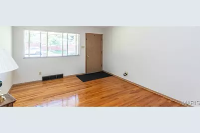 6319 Mackenzie Court, Saint Louis, MO 63123 - Photo 3