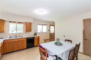 6319 MacKenzie Ct, Saint Louis, MO 63123 - Photo 5