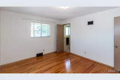 6319 Mackenzie Court, Saint Louis, MO 63123 - Photo 13