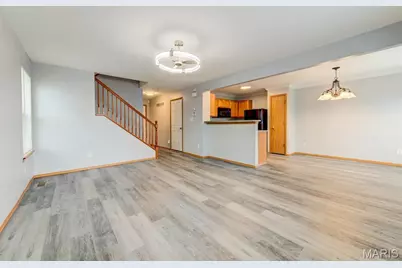 4940 Hurstborough Court, Hazelwood, MO 63042 - Photo 9
