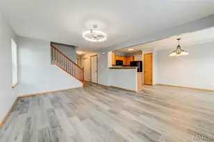 4940 Hurstborough Ct, Hazelwood, MO 63042 - Photo 9