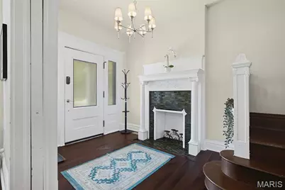 4215 Maryland Avenue, Saint Louis, MO 63108 - Photo 3