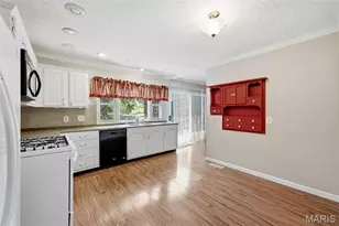 5615 Wieland Dr, Saint Louis, MO 63128 - Photo 13