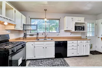 2755 Patterson Road, Florissant, MO 63031 - Photo 11