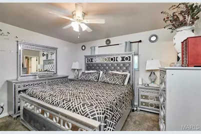 2755 Patterson Road, Florissant, MO 63031 - Photo 15
