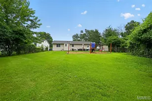 3027 Luxury Dr, Florissant, MO 63031 - Photo 35
