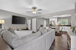 3027 Luxury Dr, Florissant, MO 63031 - Photo 5