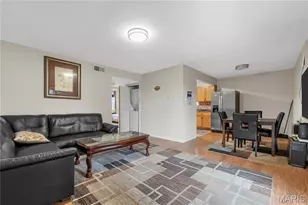 6923 Colonial Woods Dr, Saint Louis, MO 63129 - Photo 5