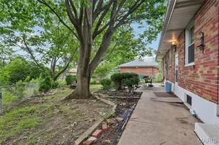 1131 Dunford Dr, Saint Louis, MO 63137 - Photo 33