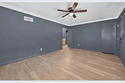 30 Jendale Court Court, Jennings, MO 63136 - Photo 5