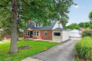 915 Tavalon Ave, Rock Hill, MO 63119 - Photo 5