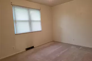 130 Sackett Dr, Florissant, MO 63033 - Photo 3