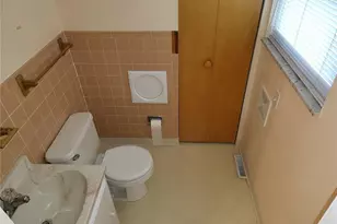 130 Sackett Dr, Florissant, MO 63033 - Photo 9