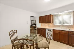 9218 Laramie Dr, Saint Louis, MO 63126 - Photo 11