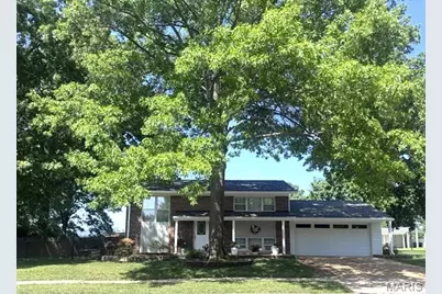 1950 San Luis Rey Parkway, Fenton, MO 63026 - Photo 1