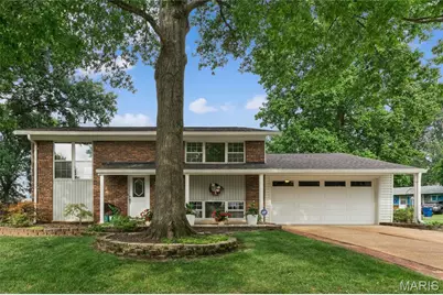 1950 San Luis Rey Parkway, Fenton, MO 63026 - Photo 1