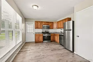 1375 Jackson Ln, Florissant, MO 63031 - Photo 5
