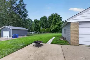 365 St Marie St, Florissant, MO 63031 - Photo 33
