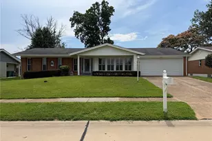 2850 Firelight Dr, Saint Louis, MO 63129 - Photo 1