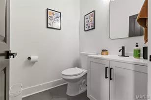 2715 Shenandoah Ave, Saint Louis, MO 63104 - Photo 17