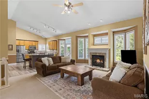 1404 Devonshire County Dr, Wentzville, MO 63385 - Photo 5