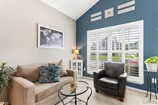 3221 Kingsridge Manor Dr, Oakville, MO 63129 - Photo 7