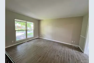 1333 Columbus Drive, Saint Louis, MO 63138 - Photo 9