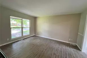 1333 Columbus Dr, Saint Louis, MO 63138 - Photo 9