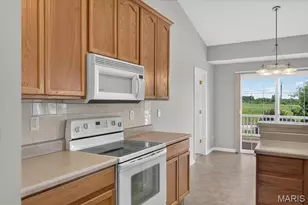 922 Penny Ln, Saint Peters, MO 63376 - Photo 11