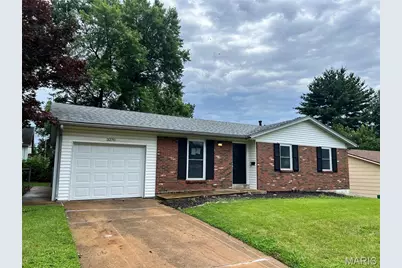 3270 Kingsley Drive, Florissant, MO 63033 - Photo 1