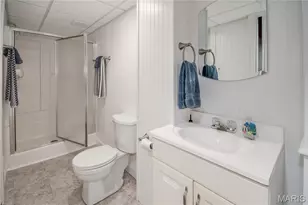 8 Granada Way, Ladue, MO 63124 - Photo 41