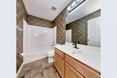 215 Cordovan Commons Parkway, Chesterfield, MO 63017 - Photo 23