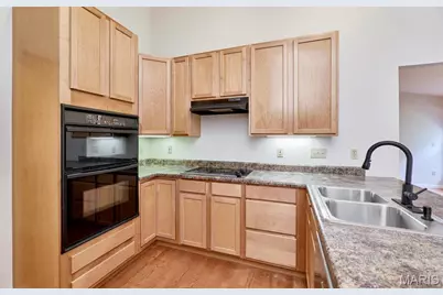 215 Cordovan Commons Parkway, Chesterfield, MO 63017 - Photo 19