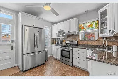 5625 Tholozan Avenue, Saint Louis, MO 63109 - Photo 15