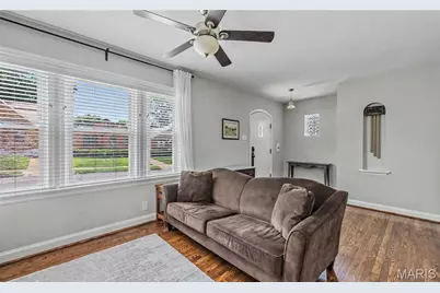 5625 Tholozan Avenue, Saint Louis, MO 63109 - Photo 7