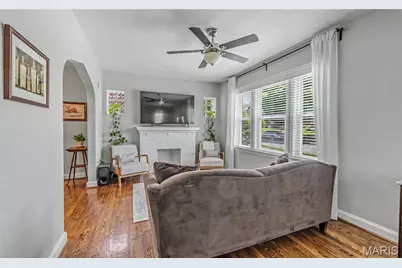 5625 Tholozan Avenue, Saint Louis, MO 63109 - Photo 9