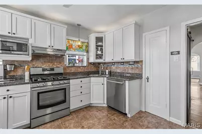 5625 Tholozan Avenue, Saint Louis, MO 63109 - Photo 17