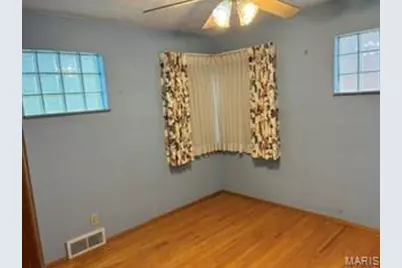 5444 Sunshine Drive, Saint Louis, MO 63109 - Photo 3