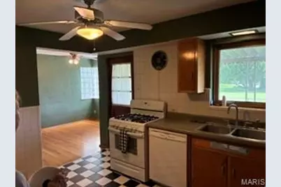 5444 Sunshine Drive, Saint Louis, MO 63109 - Photo 7