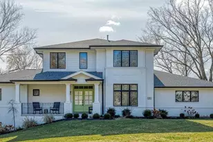 9071 Monmouth Dr, Richmond Heights, MO 63117 - Photo 1
