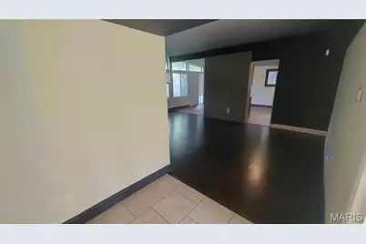 340 Holiday Hill Drive, Florissant, MO 63033 - Photo 5