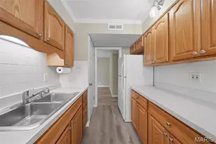 4392 Chateau De Ville Dr, Unincorporated, MO 63129 - Photo 13