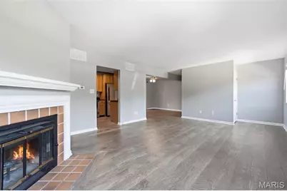8907 Wrenwood Lane, Brentwood, MO 63144 - Photo 7