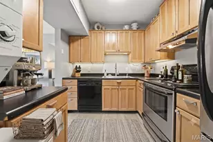 8907 Wrenwood Ln, Brentwood, MO 63144 - Photo 19