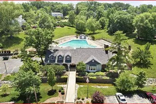 8907 Wrenwood Ln, Brentwood, MO 63144 - Photo 29