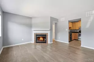 8907 Wrenwood Ln, Brentwood, MO 63144 - Photo 7