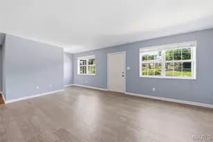 8907 Wrenwood Ln, Brentwood, MO 63144 - Photo 5