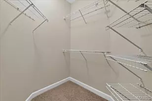 2756 Mcknight Crossing Ct, Saint Louis, MO 63124 - Photo 13